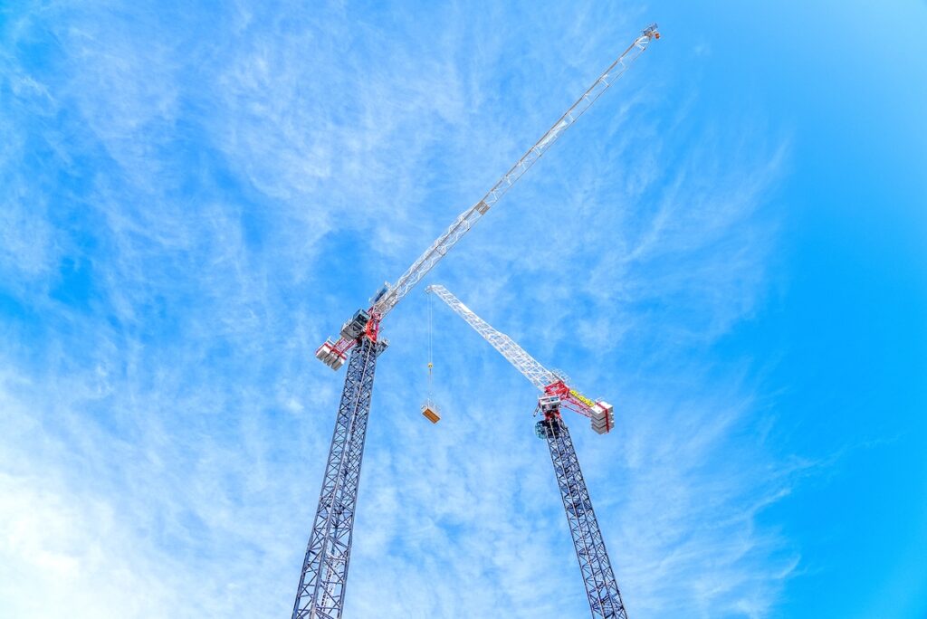 The LRH174s, with a maximum lifting capacity of 10t, were erected by Strictly Cranes operations team at a freestanding height of 84.5m and jib length of 45m