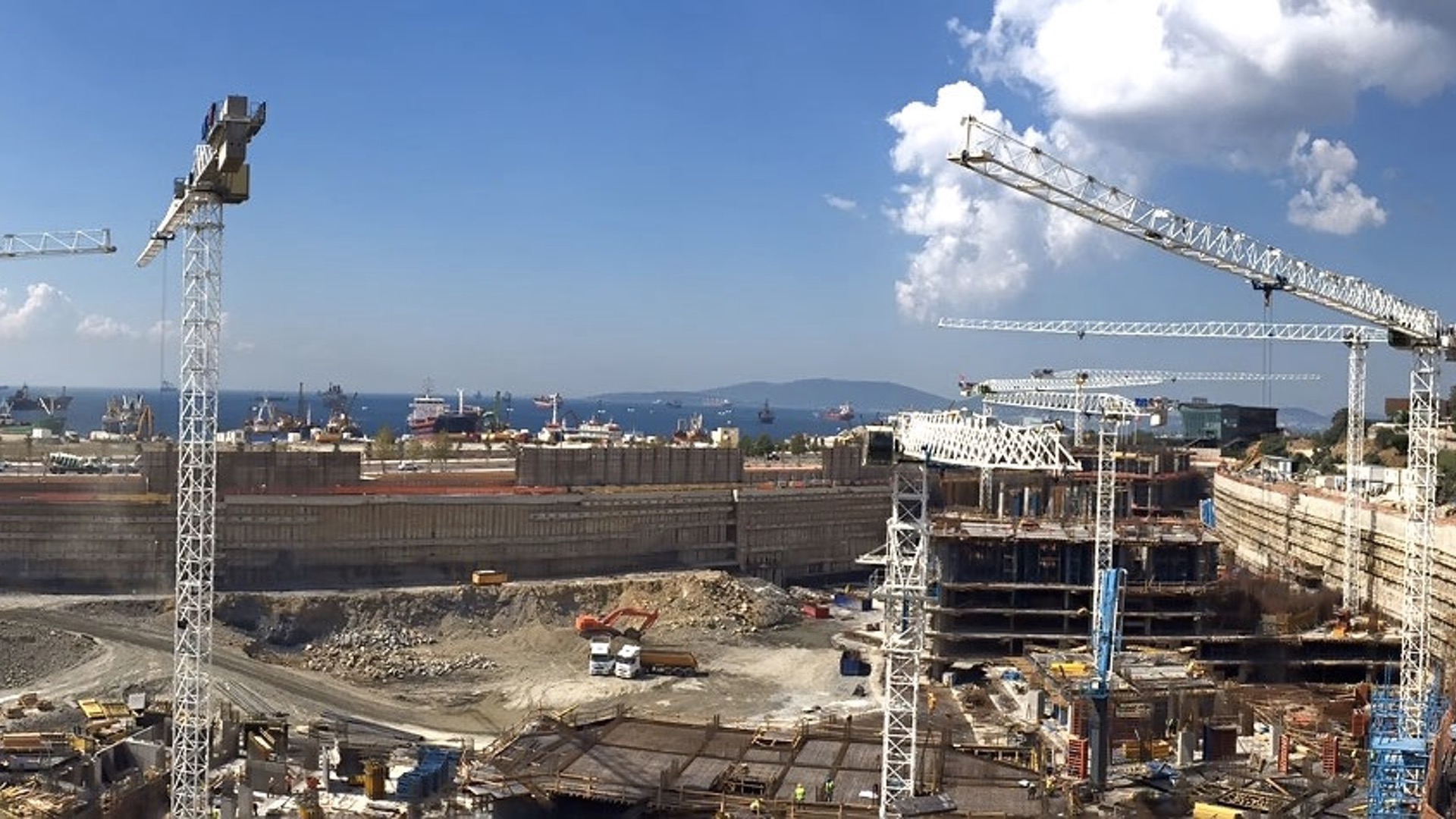 Gulf Construction: Raimondi completes installation of cranes at Istanbul Marina