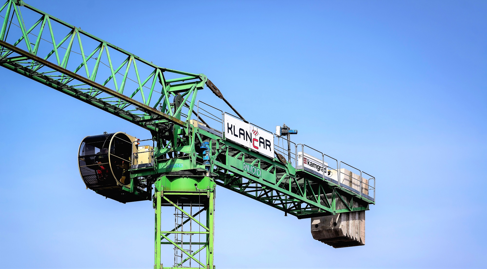 Machine Market: Klančar Cranes erects two Raimondi MRT186s in Rovinj, Croatia
