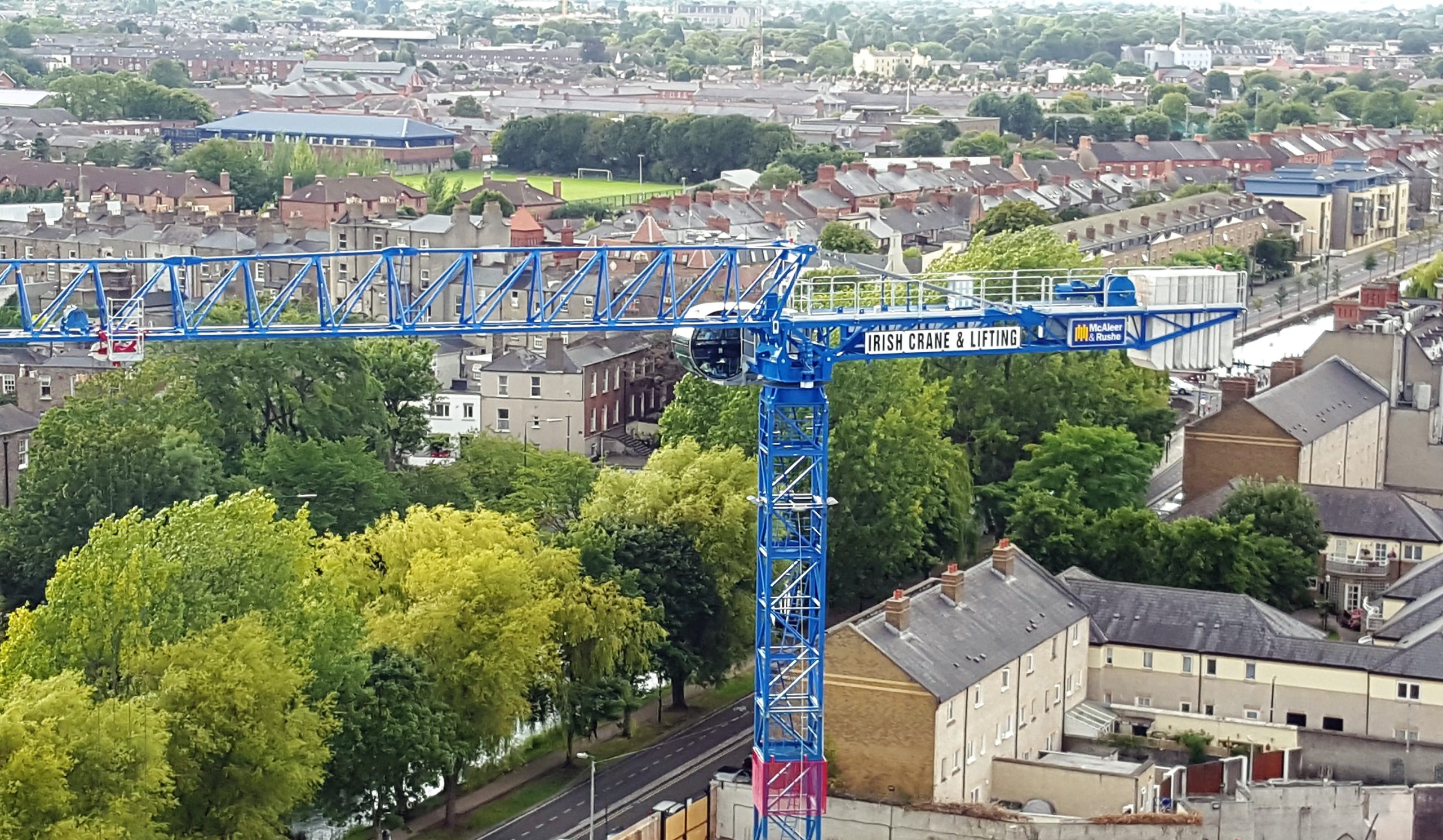 Irish Cranes erects new Raimondi MRT223 tower crane in Dublin