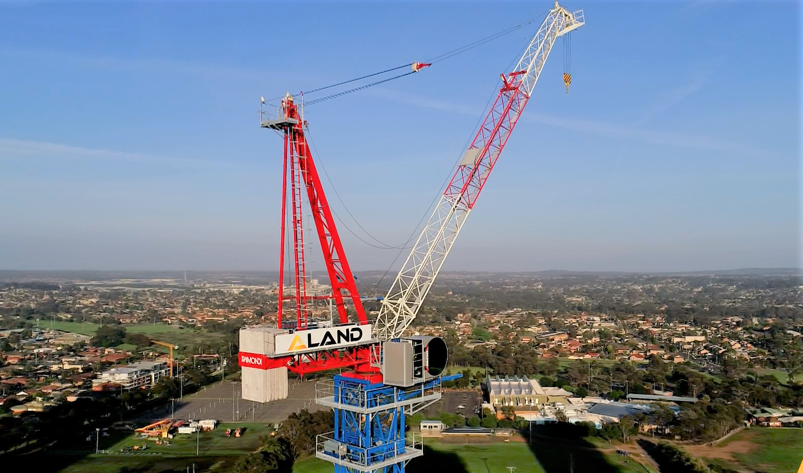 Strictly Cranes dismantles Raimondi LR213 at working height of 100 meters in Australia