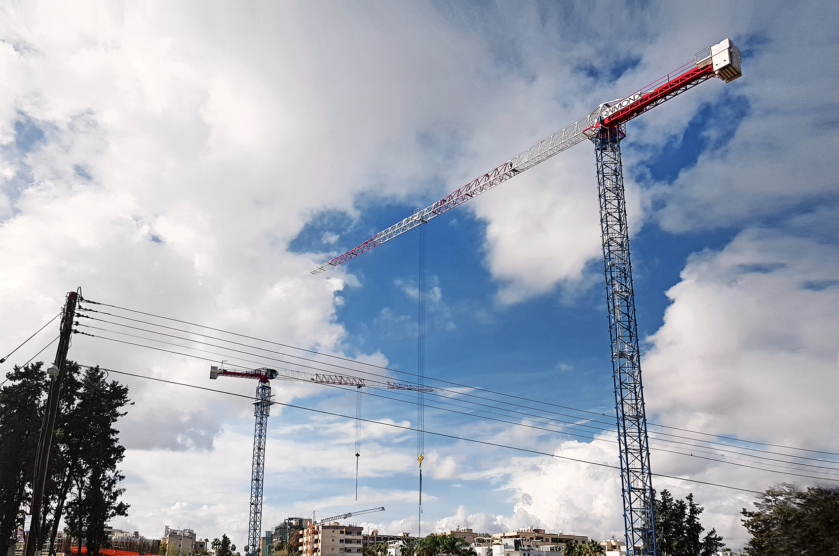 conAgro marks appointment as official Raimondi Cranes agent of Cyprus with sale of three new topless tower cranes