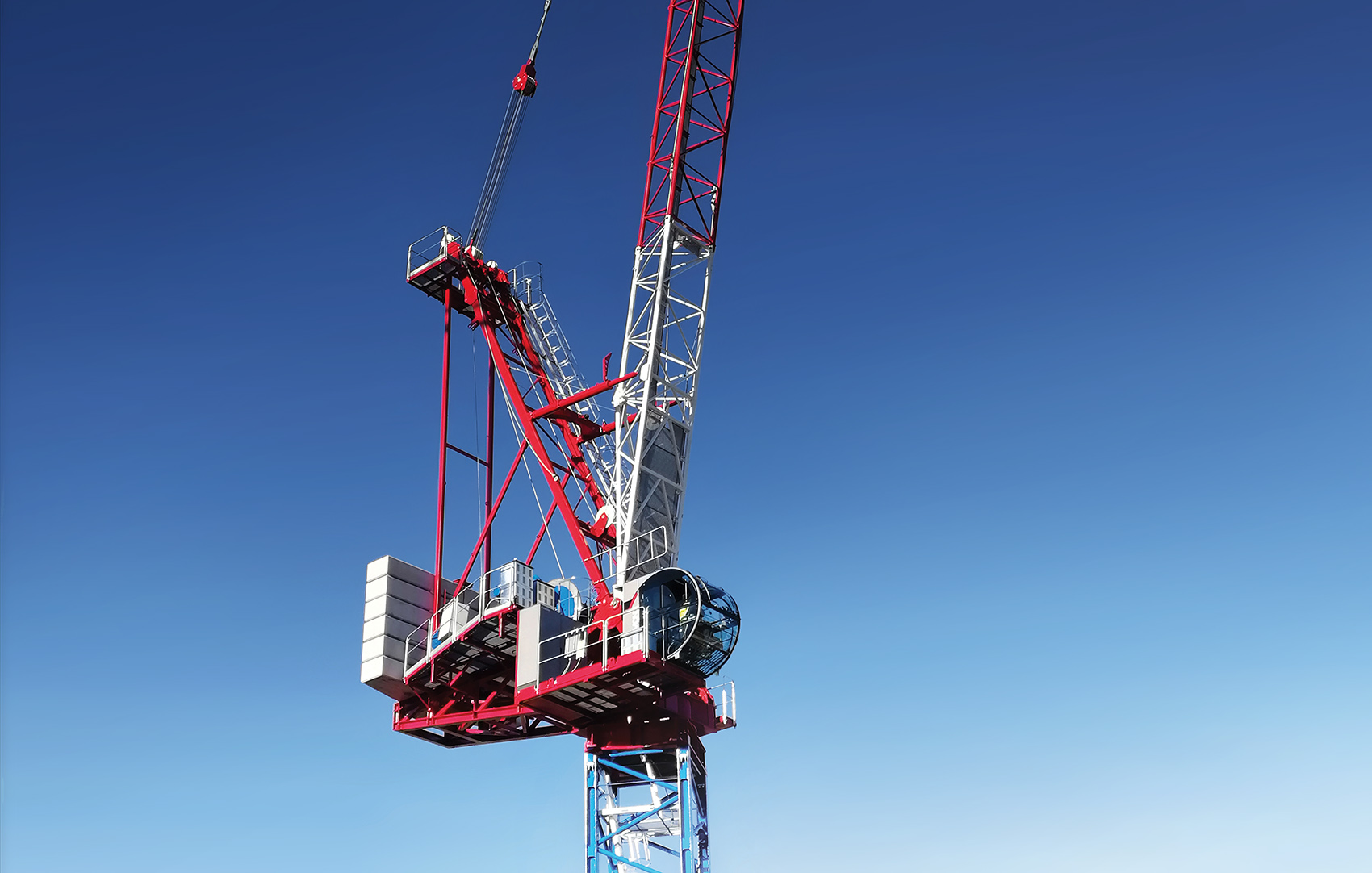 Raimondi Cranes presents new high performance luffer with heaviest lifting capacity