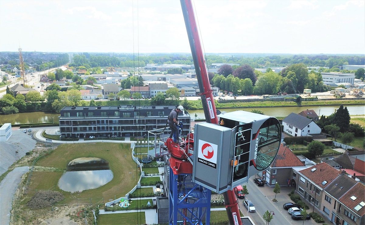 Raimondi MRT159 topless tower crane goes to work on Belgian residential complex
