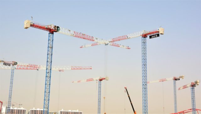 Raimondi Middle East installs 11 topless tower cranes at Aljada by Arada