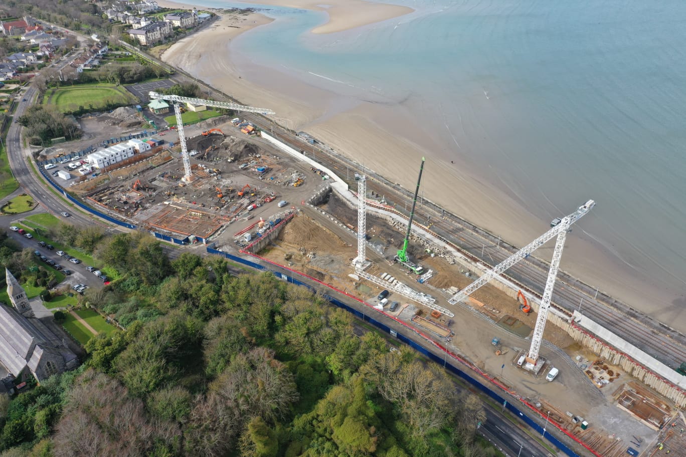 Irish Cranes installs four Raimondi flat-tops for Walls Construction on major new seafront development in Dublin